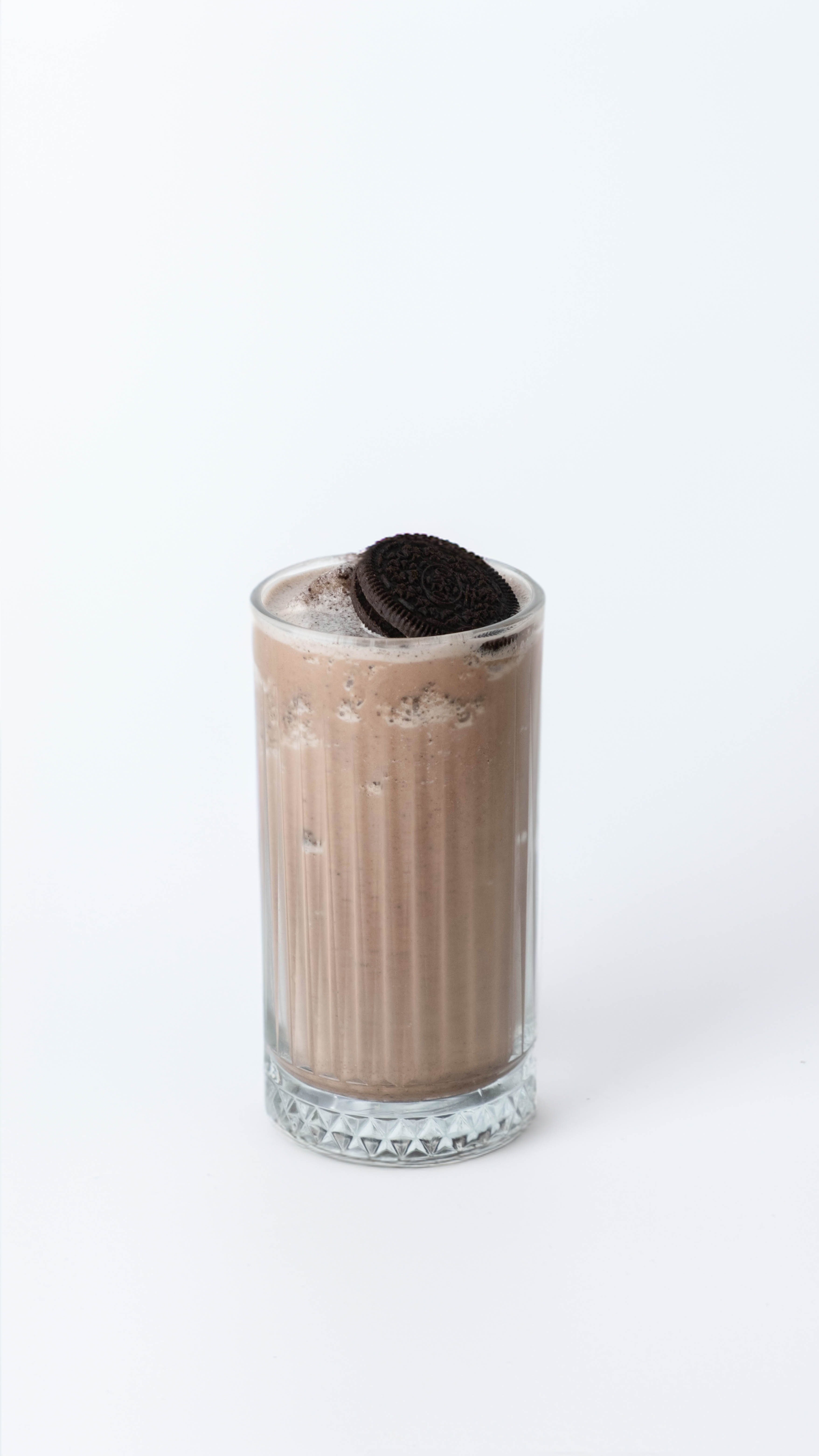 STRAWBERRY OREO SHAKE